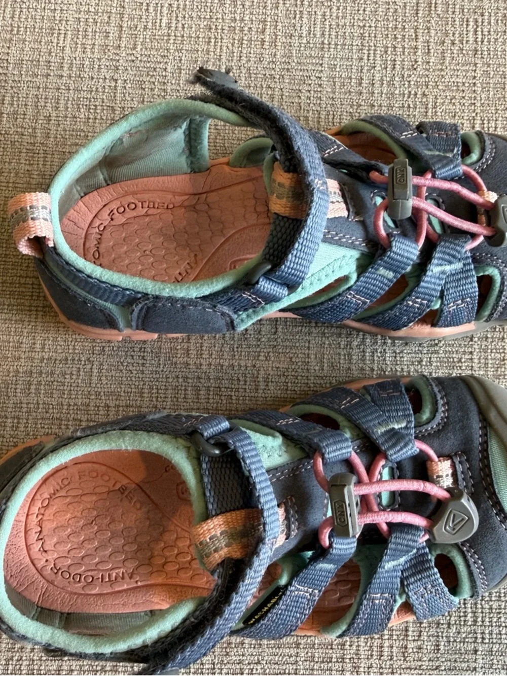 Keen Newport Girls Size 11 - Picture 4 of 5